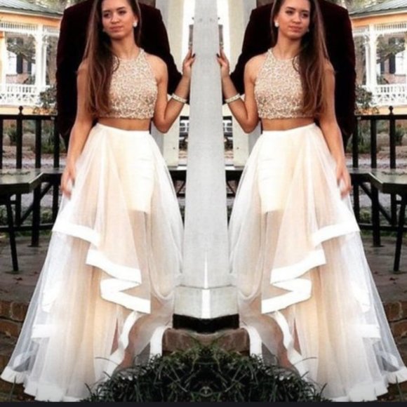 Prom dress - Picture 1 of 3